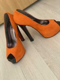 Pantofi cu toc portocalii