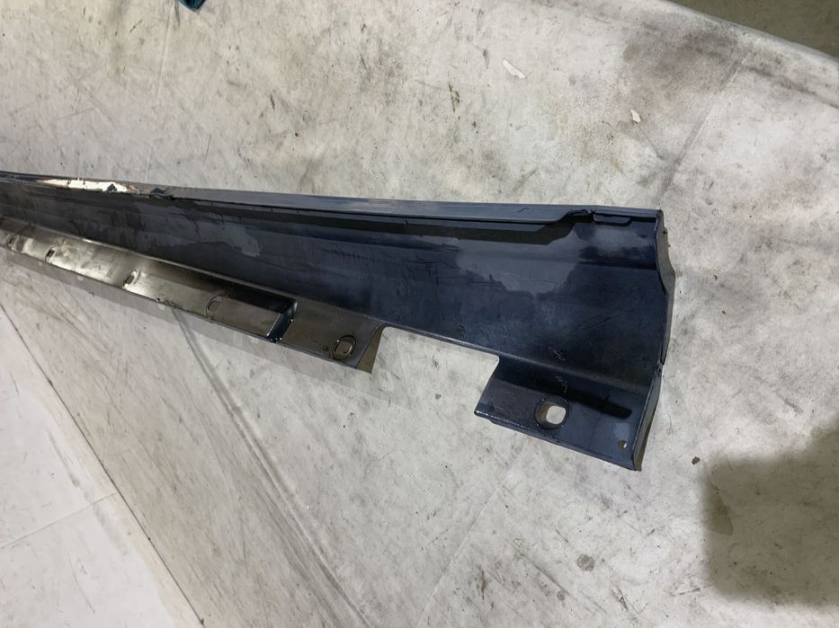 Prag dreapta Mercedes C-Class W204, 2007, 2008, 2009, 2010, 2011, 2012, 2013, cod origine OE A2046900440.