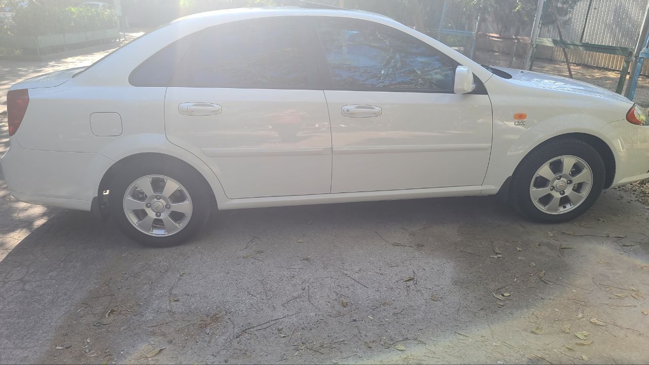 Lacetti Jentra sotiladi