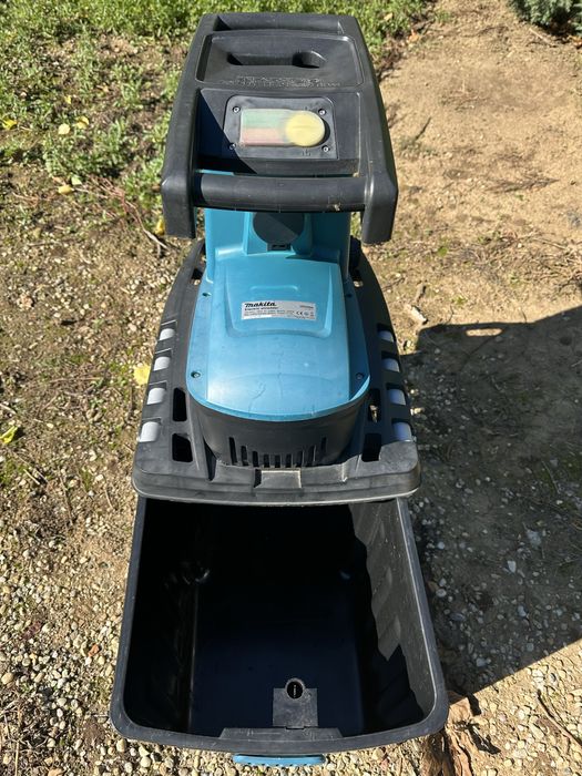 Tocator de crengi Makita