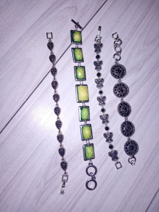 Set brățări in stare buna