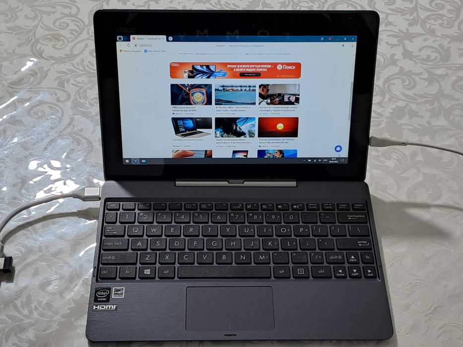 Продается трансформер 2в1 сенсорный нетбук-планшет Asus/ОЗУ2Gb/SSD32Gb