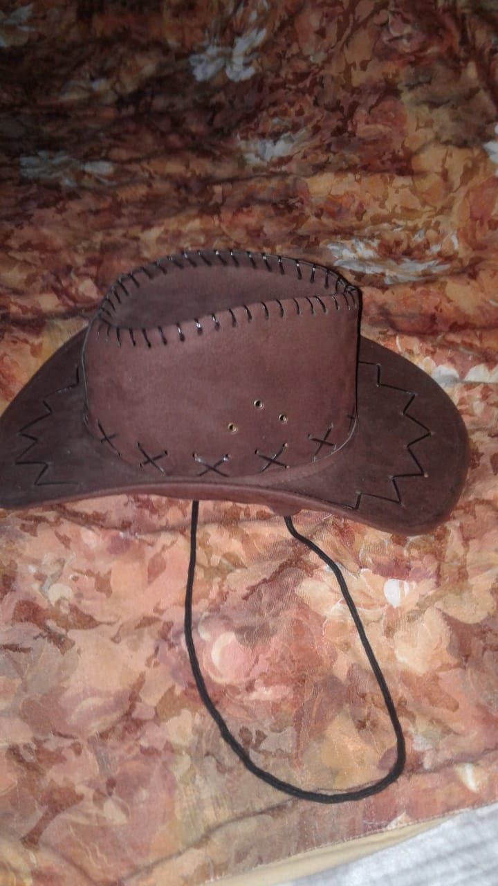 Шляпа мужская-ковбойская