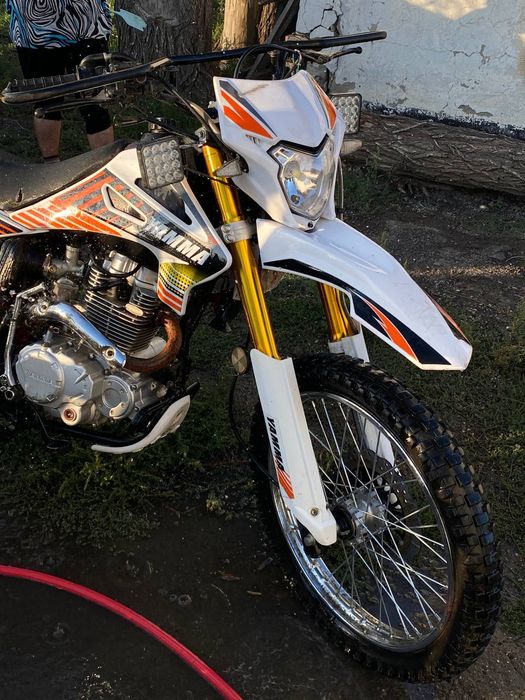 Продам Эндуро  YAMMA 250Куб торг на месте