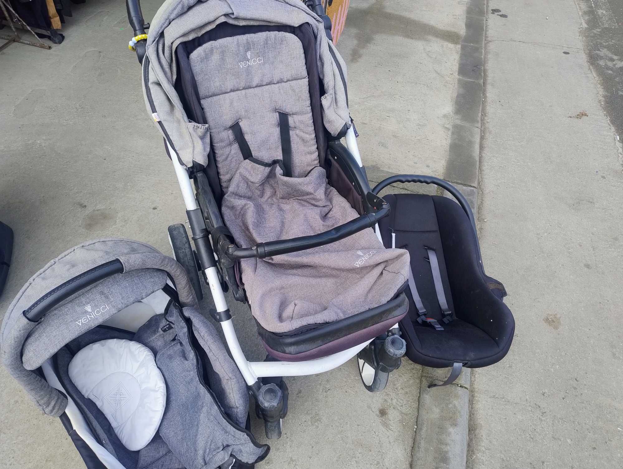 Vând cărucior bebe 3 piese