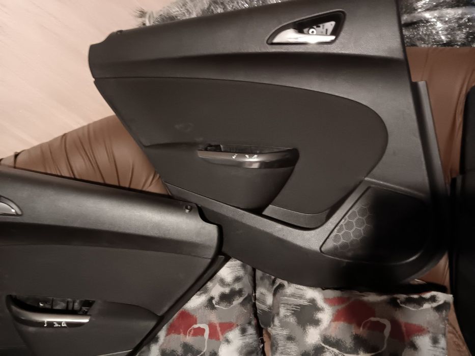 Кори за Опел Astra J