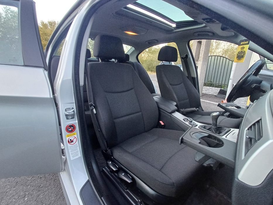 Bmw 320d E90 Facelift //Trapa//Navi CIC Mare//Angel eyes