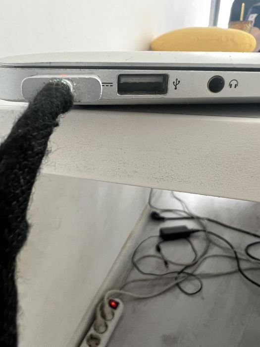 Apple MacBook Air /mid 2013/ 256 GB,  много запазен