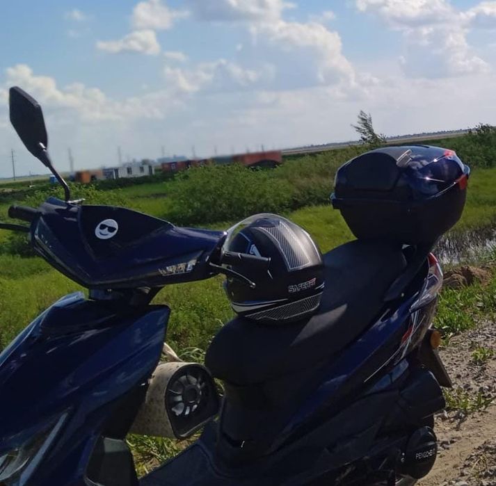 Продам срочно!!! Скутор м8 125 кубов