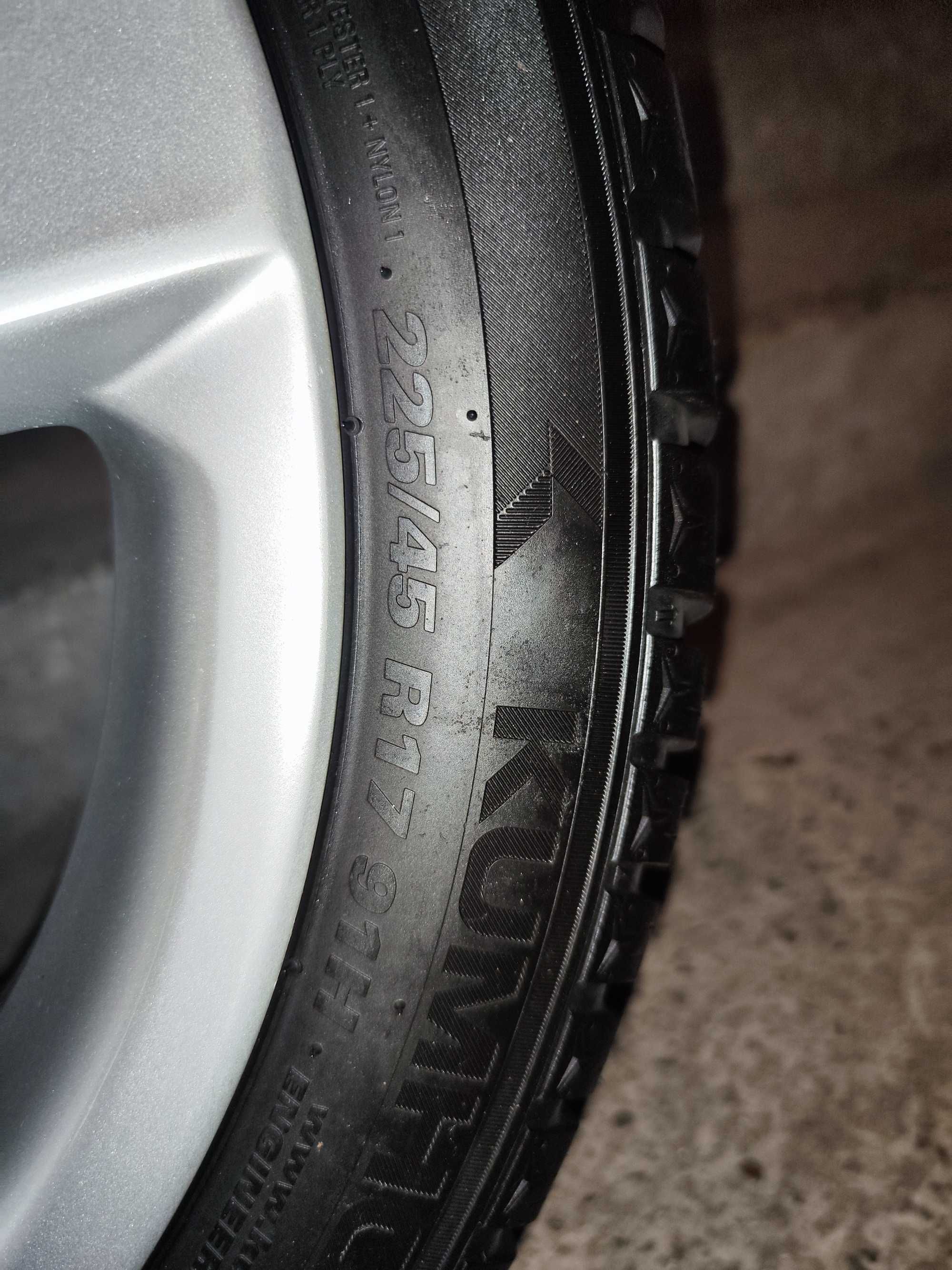 Зимни гуми Kumho Wintercraft WP52 225/45/17 с джанти 17" 5x112