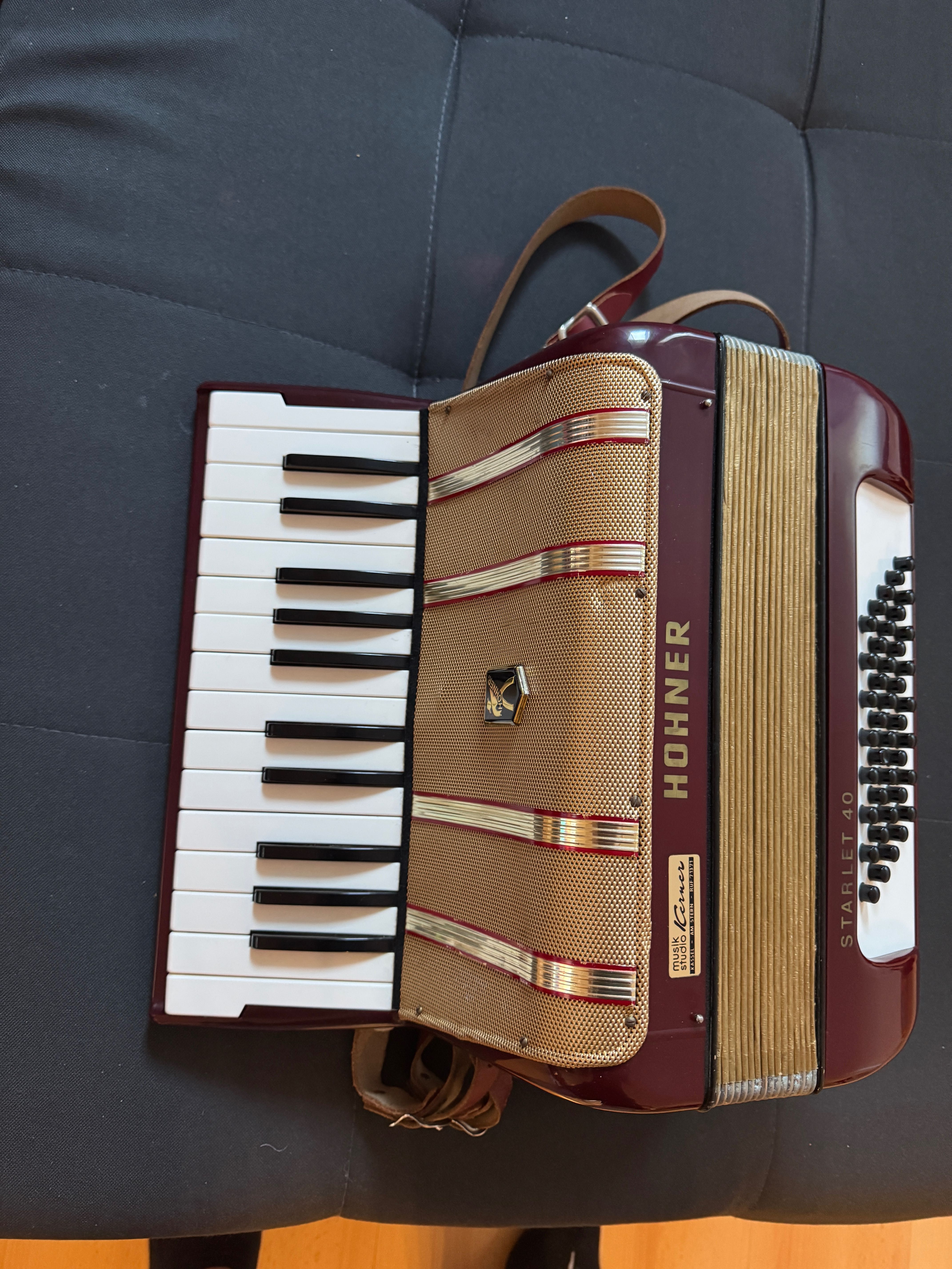 Acordeon Hohner starle 40