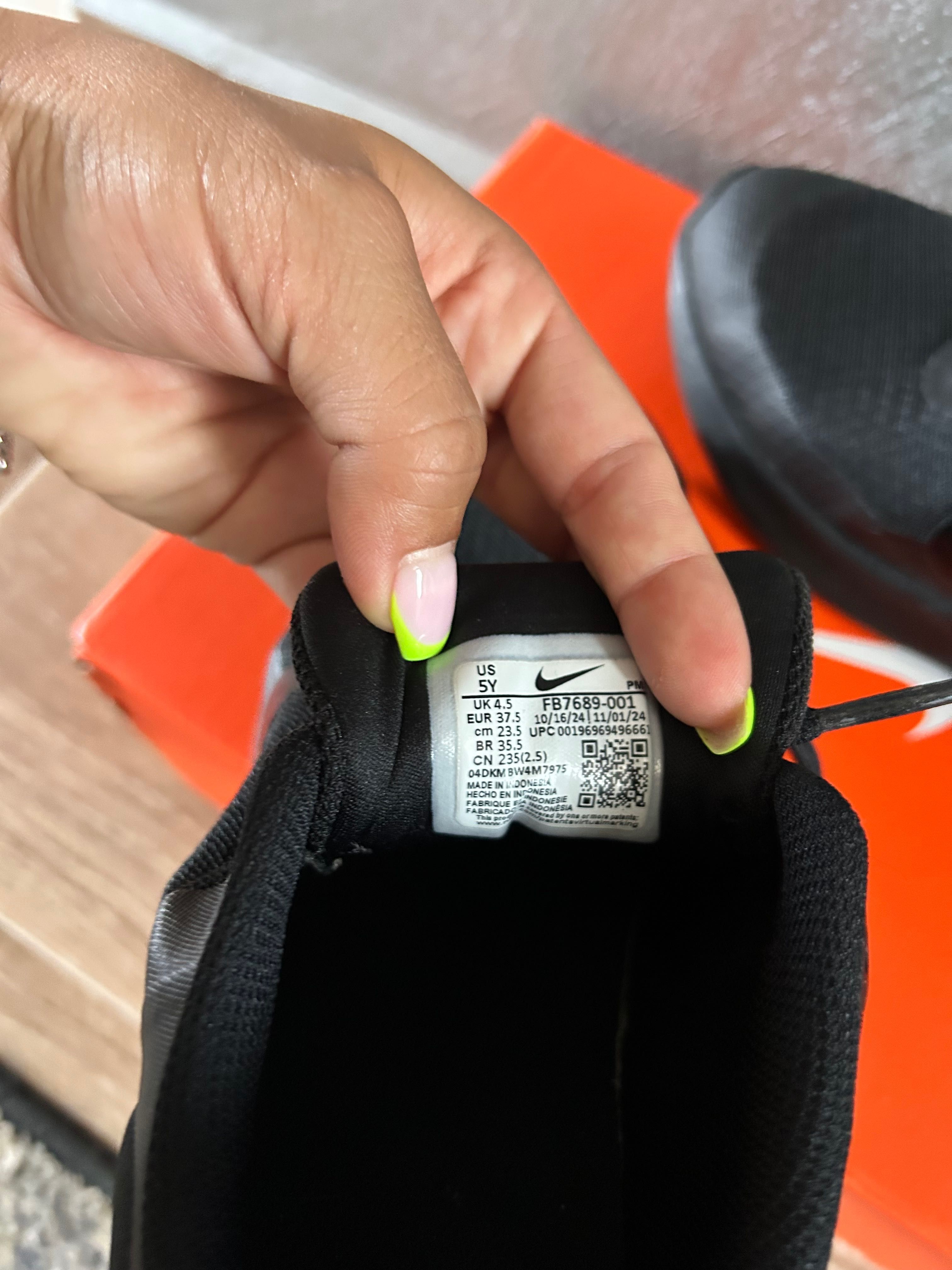 Маратонки Nike revolution 7
