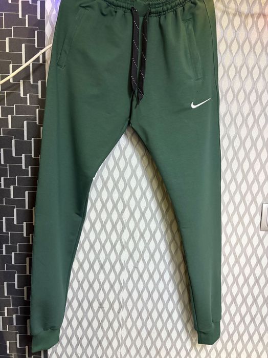Nike           Nike