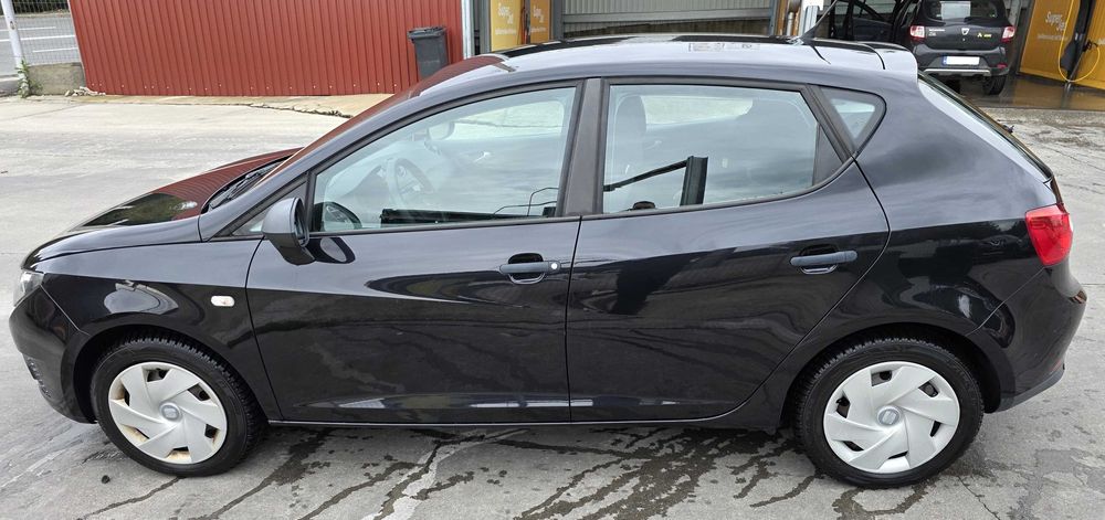 Vand SEAT IBIZA an 2010 1.4 L benzina