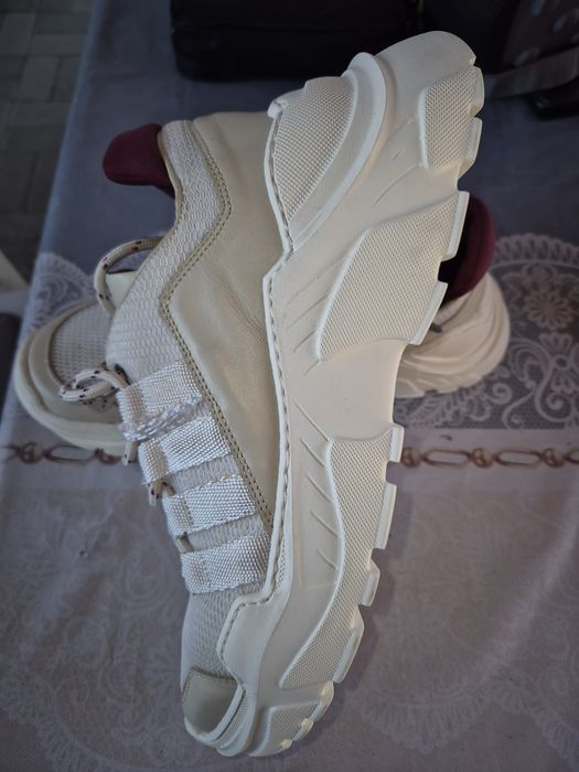 Adidași in stare bună