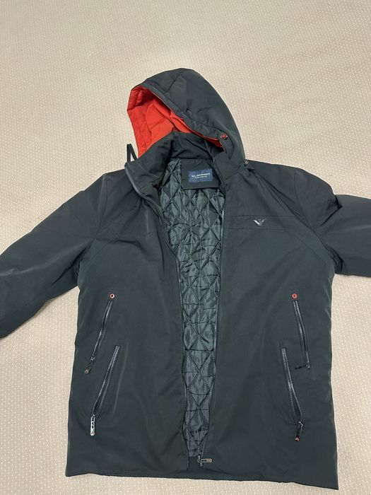 Мужская ветровка с капюшеном