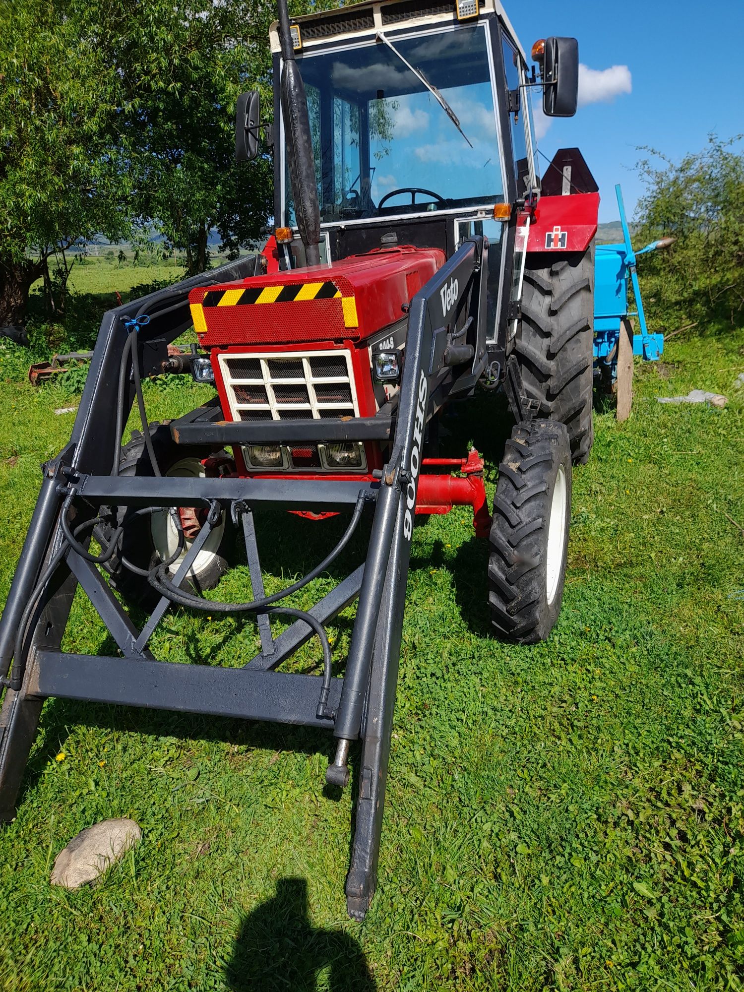 Vând tractor internațional