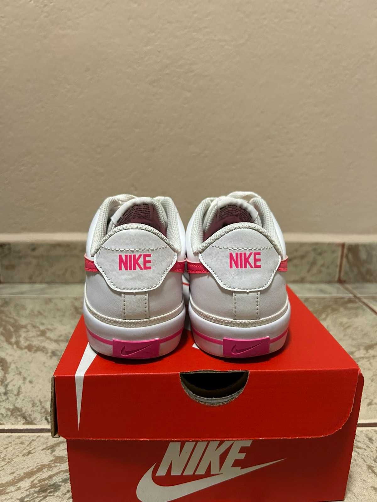 Дамски маратонки Nike