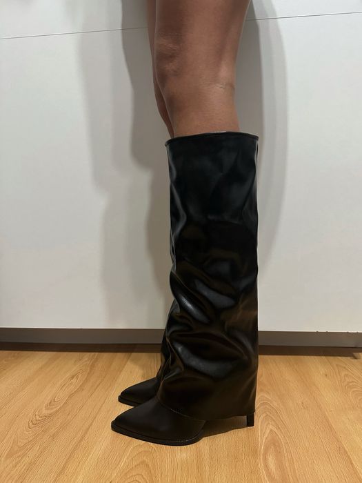 Дамски кожени ботуши