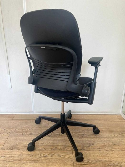 Refurbished Steelcase Lamia