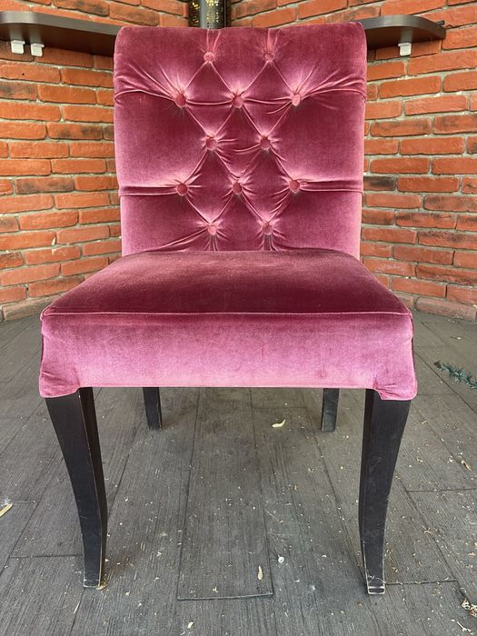 Столове дърво и плюш