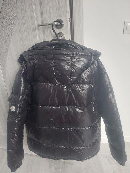 Vand/Schimb Geaca Moncler