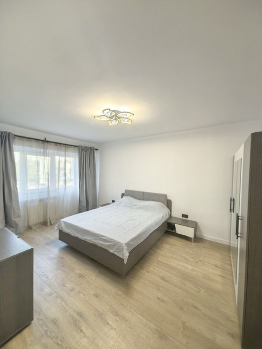 Inchiriez 3 camere