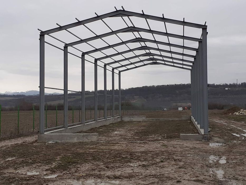 Vând hala metalica și structura metalica 10X20X4h la preț foarte bun