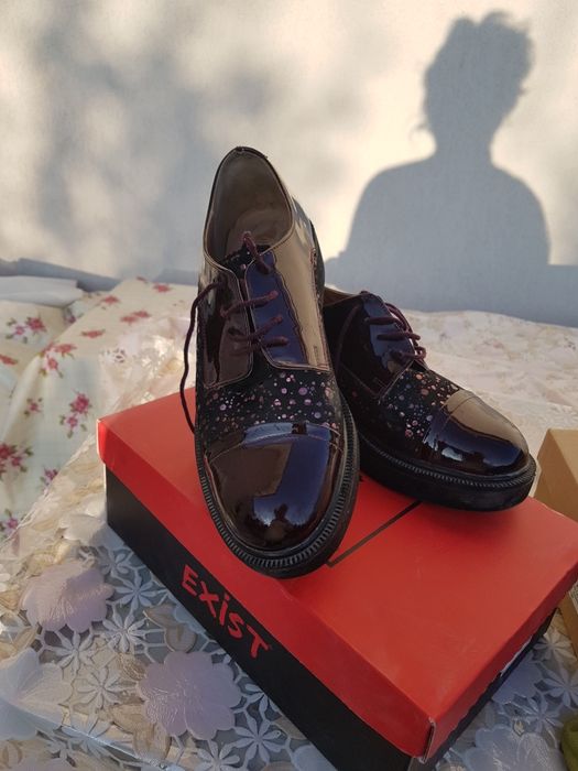 Pantofi dama cu piele întoarsă si lac