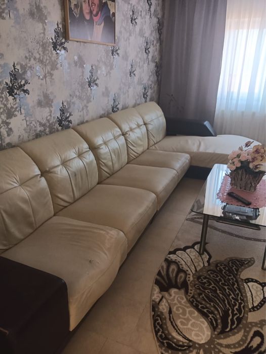 Vand coltar, si masuta de cafea, de sticla