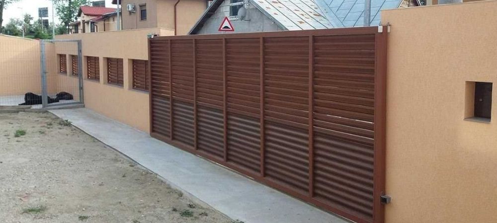 Construim garduri și porți la comanda clientului