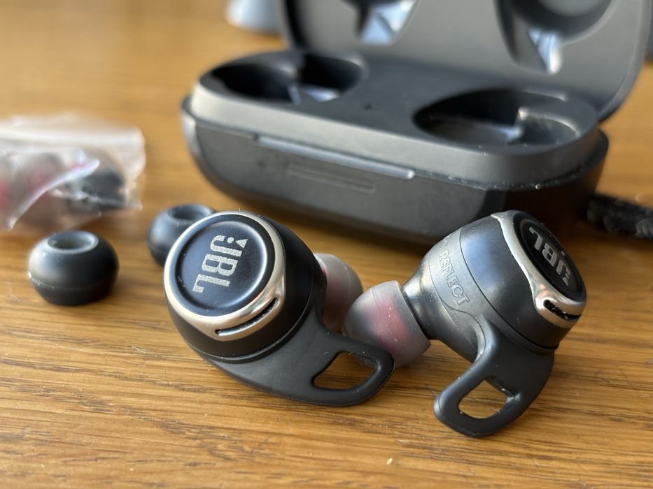 Безжични слушалки JBL Reflect Flow Pro, TWS, ANC, черни