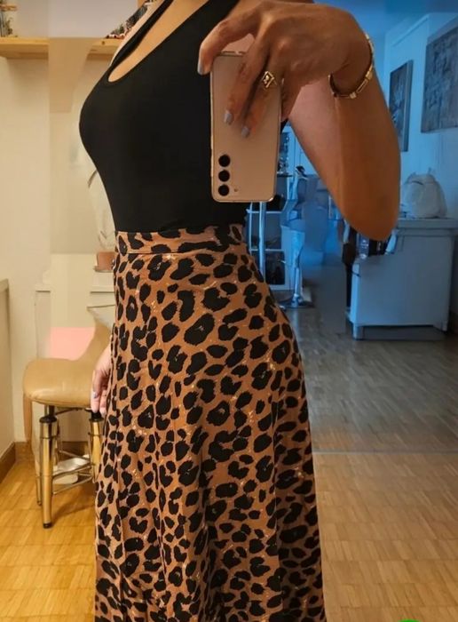 Продам стильную юбку