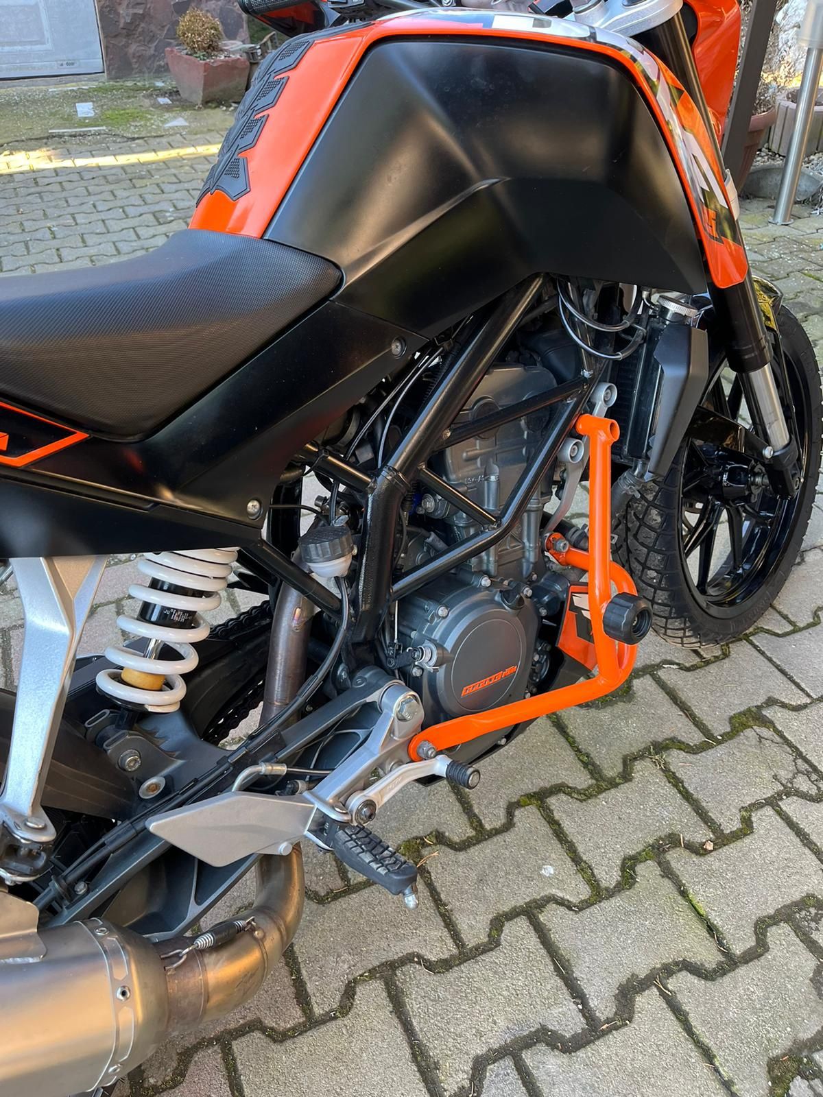 Ktm         duke