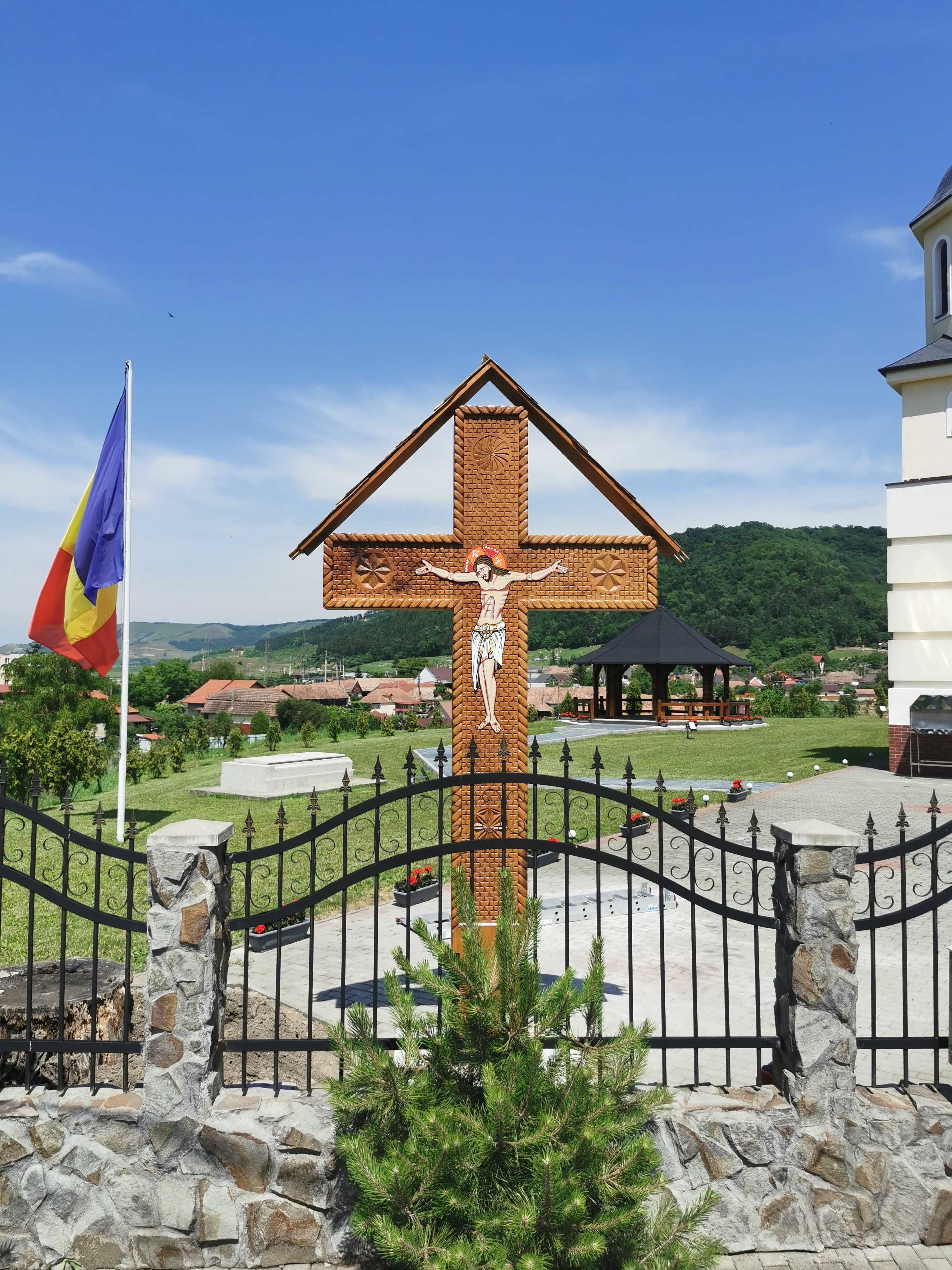 Sculptura traditionala in lemn , la comanda,Maramureș.