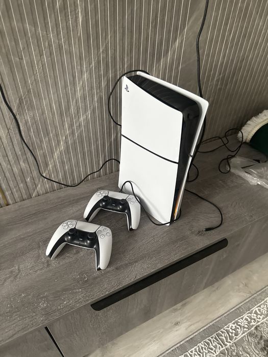 Продам PS5 1TB