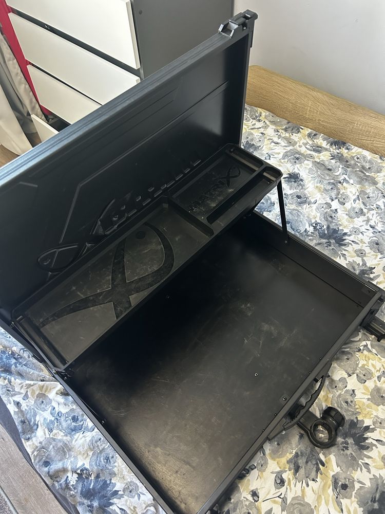Продава се маса matrix  pro rigid feeder tray