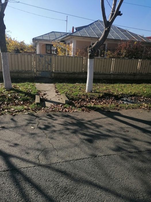 Casă plus Teren zonă stradală