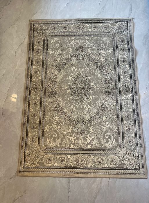 Ковры шерстяные новые.