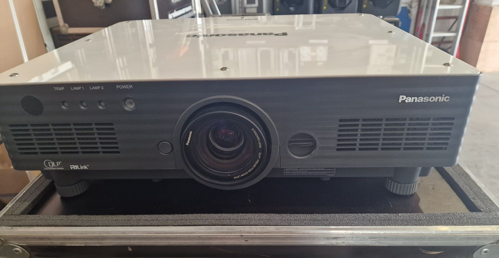 Videoproiector Panasonic PT-5700U