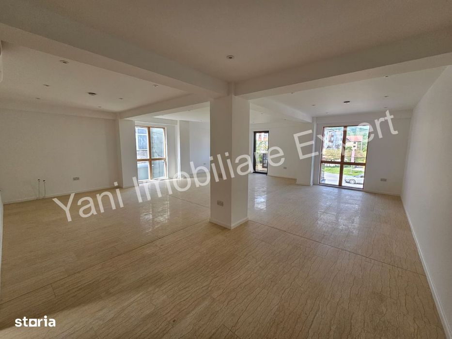 Spațiu comercial de închiriat în Curtea de Argeș.