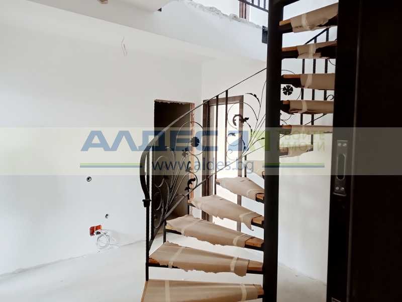 Продава се Четиристаен апартамент в София, Център - 210 кв.м за 1881 €/кв.м - Снимка #12