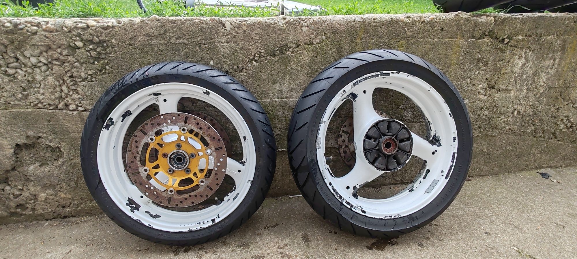 Roti originale motocicleta Suzuki