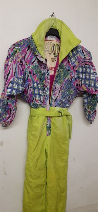 Salopetă schi pentru dame.