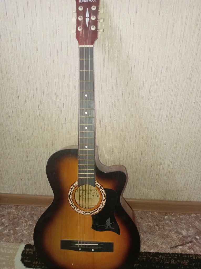 Продам шестиструнная гитара