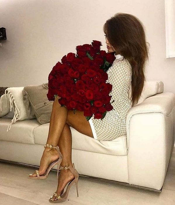 Цветы розы, кустовые розы, готовые букеты доставка