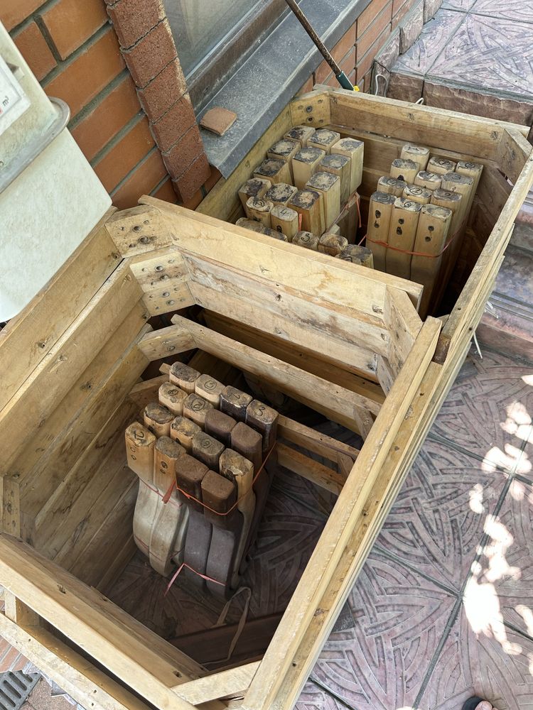 Продам подстолья деревянные с ножками