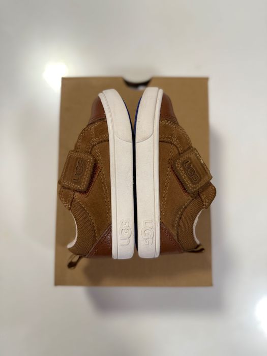 Бебешки обувки UGG
