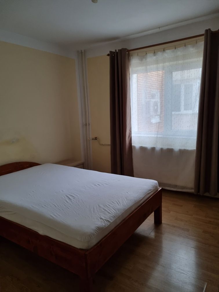 Închiriez apartament 2 camere