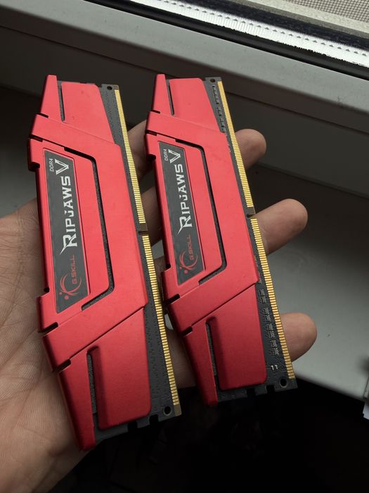 Vand rami Pc DDR4 16gb 2400mhz